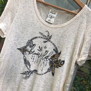 Be Wild Lace Back T-shirt Tunic Size Medium